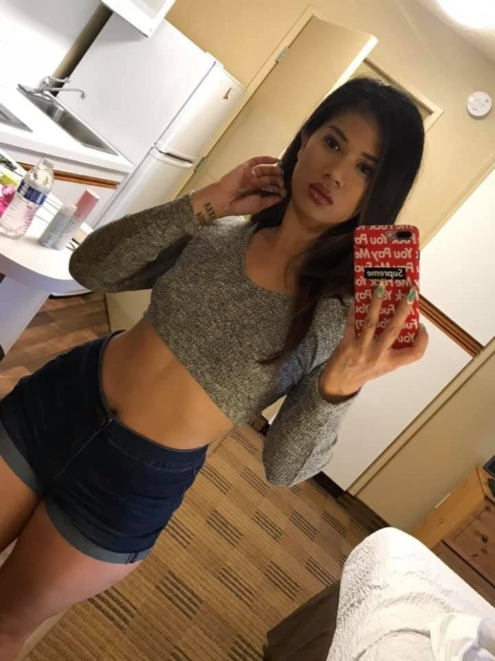 adult model natasha cynn selfies