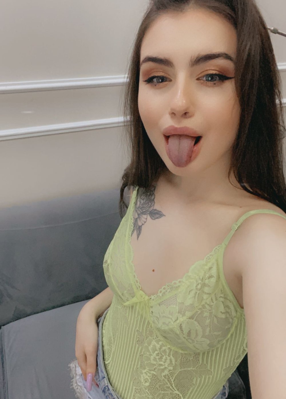 camwox aggregator stripchat female webcam models